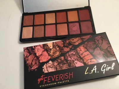 ایل اے گرل فیورش آئی شیڈو پیلیٹ - دھواں دار نظروں کے لیے آگ کے رنگ